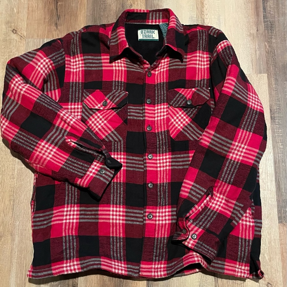 Men’s Ozark Trail Red and Black Fleece Lined Flannel Plaid Jacket